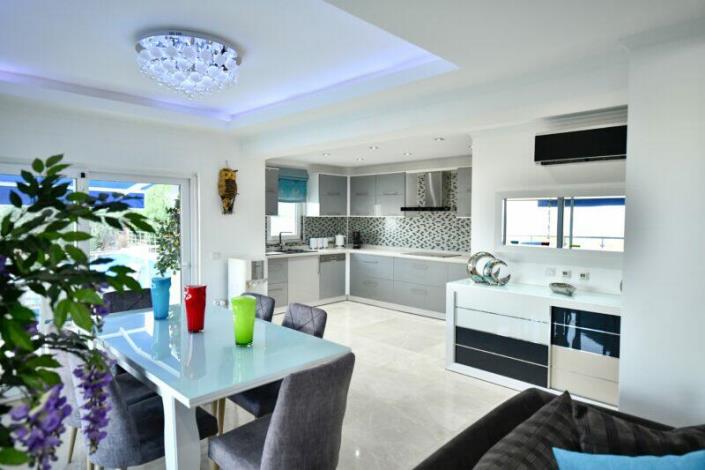 Image No.8-5 Bed Villa for sale