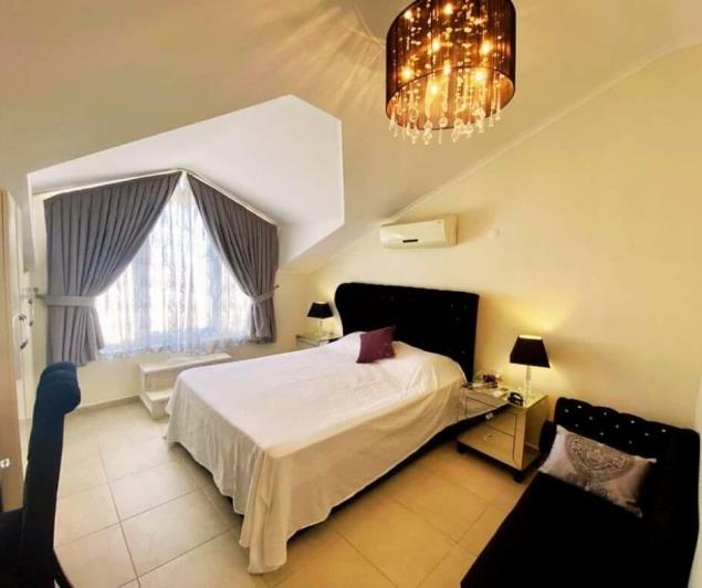 Image No.9-4 Bed Villa for sale