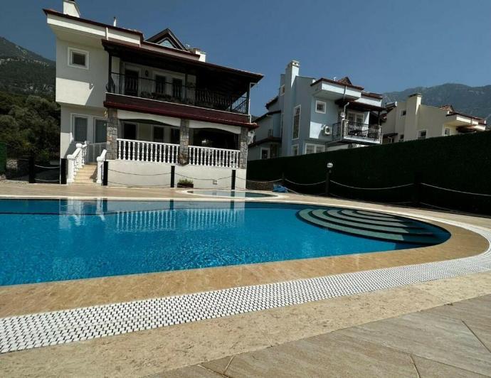 Image No.1-5 Bed Villa for sale