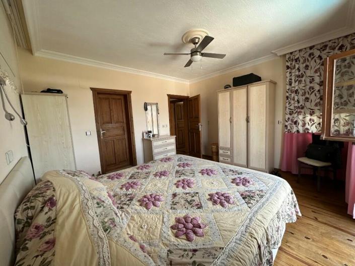 Image No.12-3 Bed Villa for sale