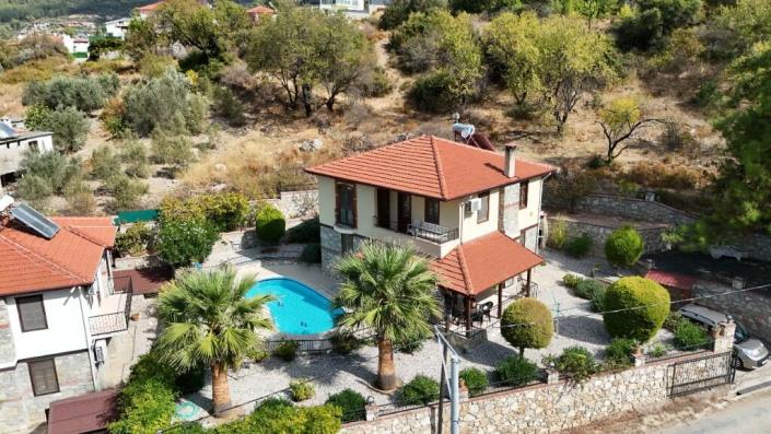 Image No.1-Villa de 3 chambres à vendre à Uzumlu