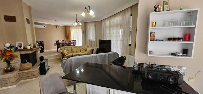 Image No.9-3 Bed Villa for sale