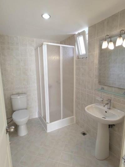 Image No.17-2 Bed Semi-Detached for sale