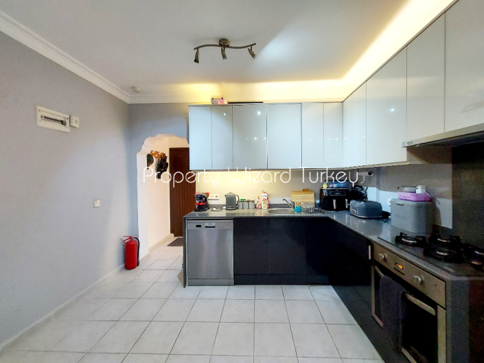 Image No.5-4 Bed Duplex for sale