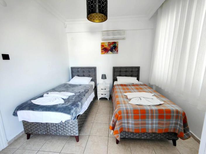 Image No.20-4 Bed Duplex for sale