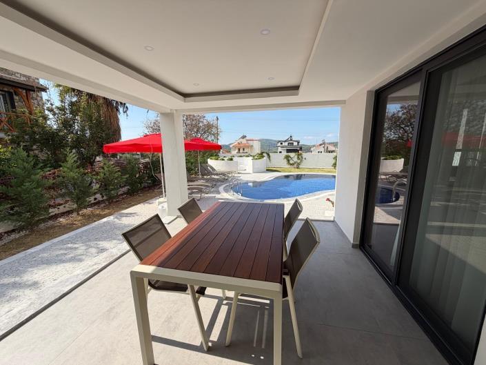 Image No.19-4 Bed Villa / Detached for sale