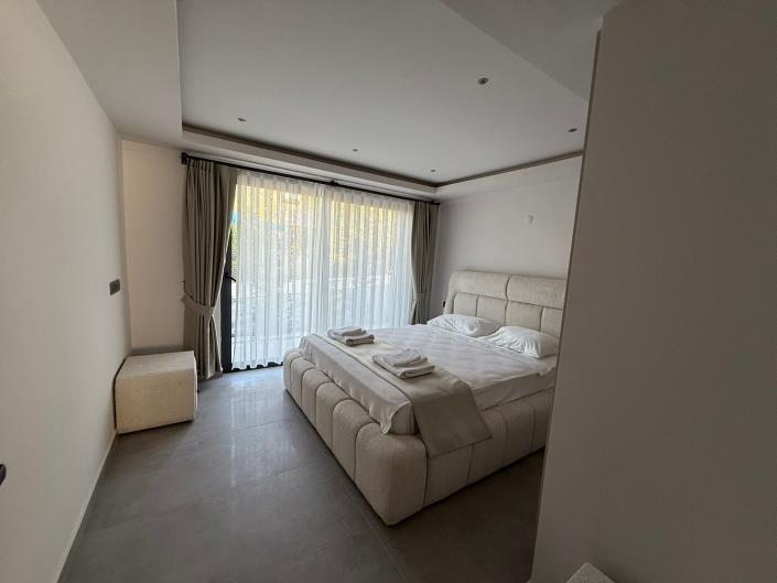 Image No.23-4 Bed Villa / Detached for sale