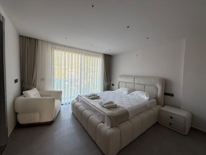 Image No.39-4 Bed Villa / Detached for sale