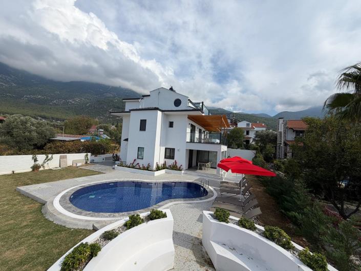 Image No.57-4 Bed Villa / Detached for sale