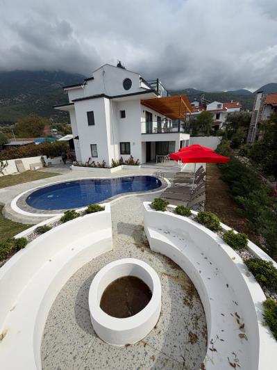 Image No.58-4 Bed Villa / Detached for sale