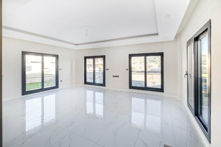 Image No.8-5 Bed Villa for sale