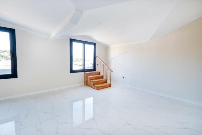 Image No.9-5 Bed Villa for sale