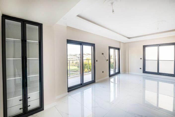 Image No.20-5 Bed Villa for sale