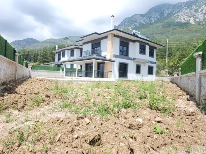 Image No.1-4 Bed Villa for sale