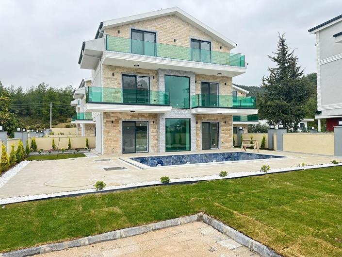 Image No.1-4 Bed Villa for sale
