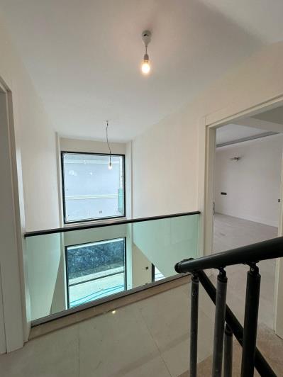 Image No.9-4 Bed Villa for sale