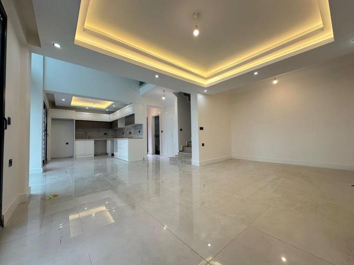 Image No.2-4 Bed Villa for sale