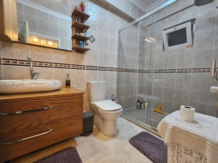 Image No.22-3 Bed Villa / Detached for sale