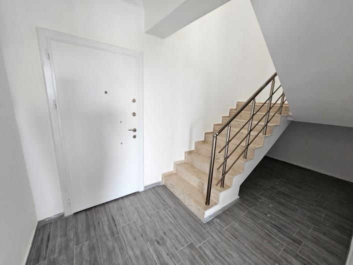 Image No.4-4 Bed Duplex for sale