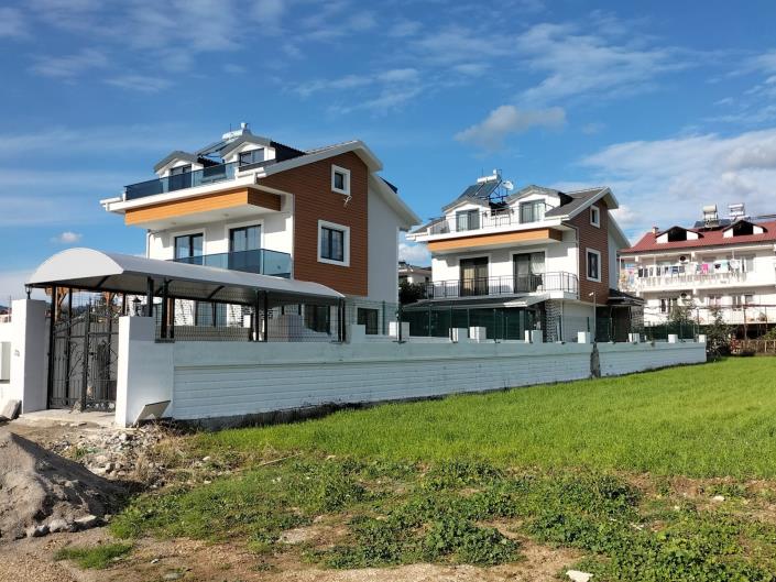 Image No.1-4 Bed Villa / Detached for sale