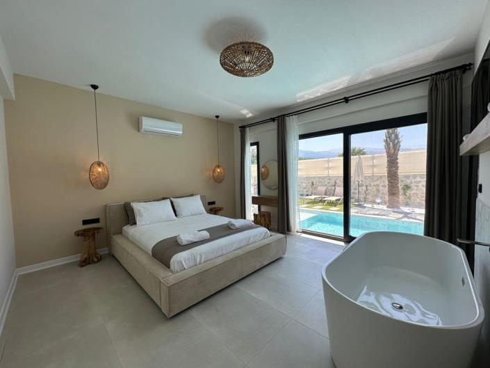 Image No.18-3 Bed Villa / Detached for sale