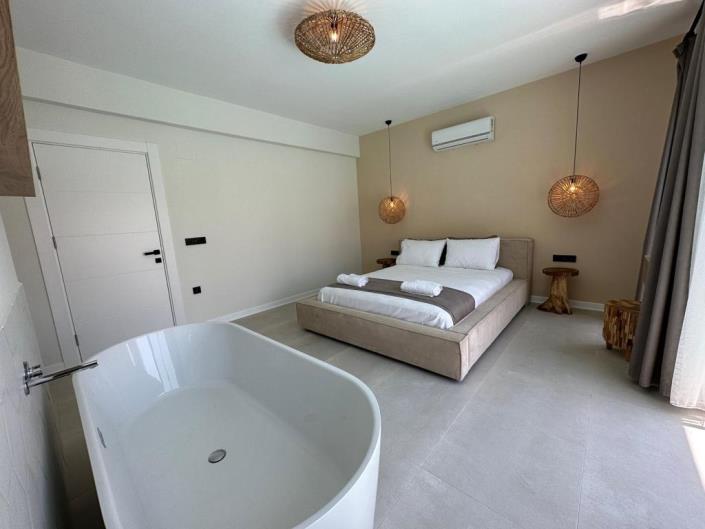 Image No.19-3 Bed Villa / Detached for sale