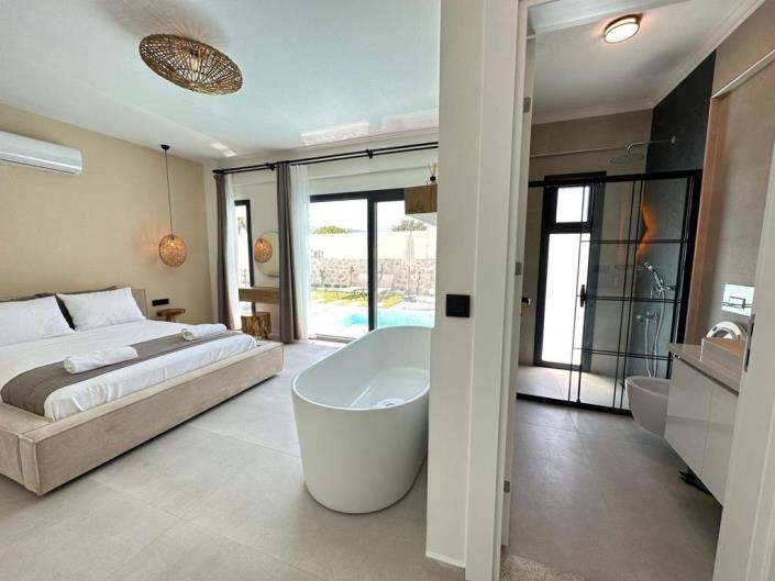 Image No.21-3 Bed Villa / Detached for sale