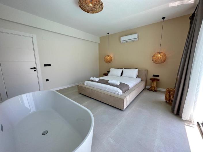 Image No.24-3 Bed Villa / Detached for sale