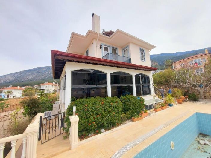 Image No.1-7 Bed Villa / Detached for sale