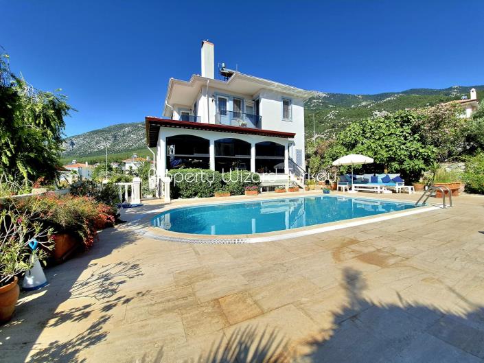 Image No.1-Villa / Détaché de 7 chambres à vendre à Ovacik