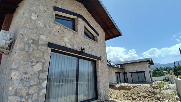 Image No.1-2 Bed Villa / Detached for sale