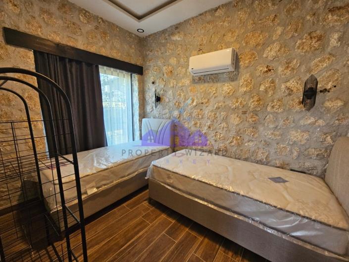 Image No.9-2 Bed Villa / Detached for sale