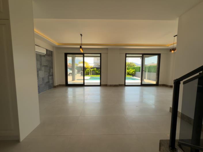 Image No.7-4 Bed Villa / Detached for sale