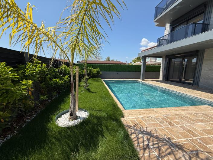 Image No.33-4 Bed Villa / Detached for sale