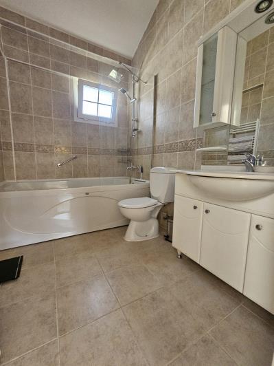 Image No.40-3 Bed Villa / Detached for sale