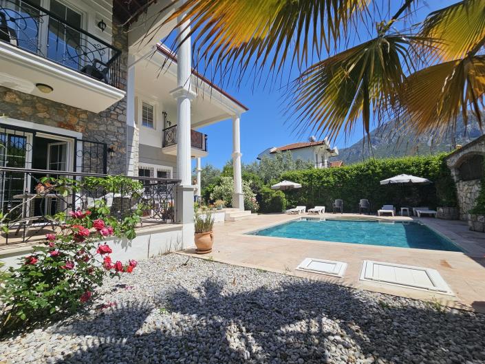 Image No.44-3 Bed Villa / Detached for sale