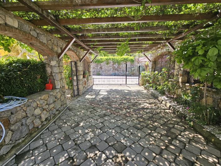 Image No.52-3 Bed Villa / Detached for sale