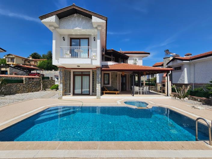 Image No.1-4 Bed Villa / Detached for sale