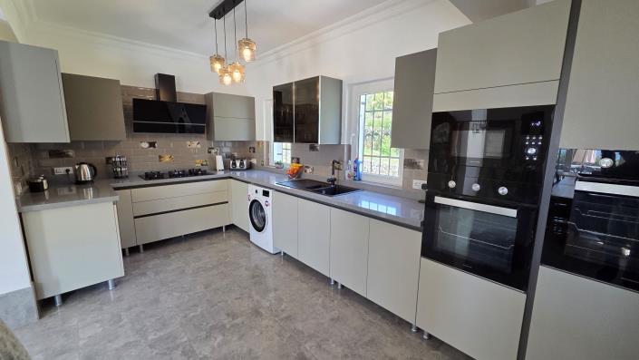 Image No.3-5 Bed Villa / Detached for sale