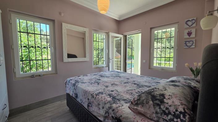 Image No.23-5 Bed Villa / Detached for sale