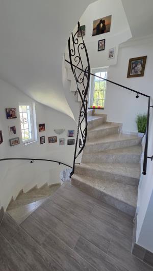 Image No.27-5 Bed Villa / Detached for sale