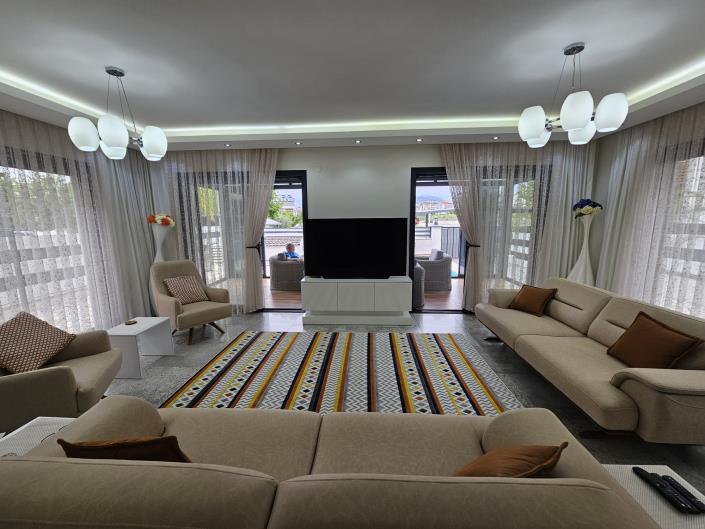 Image No.10-4 Bed Villa for sale