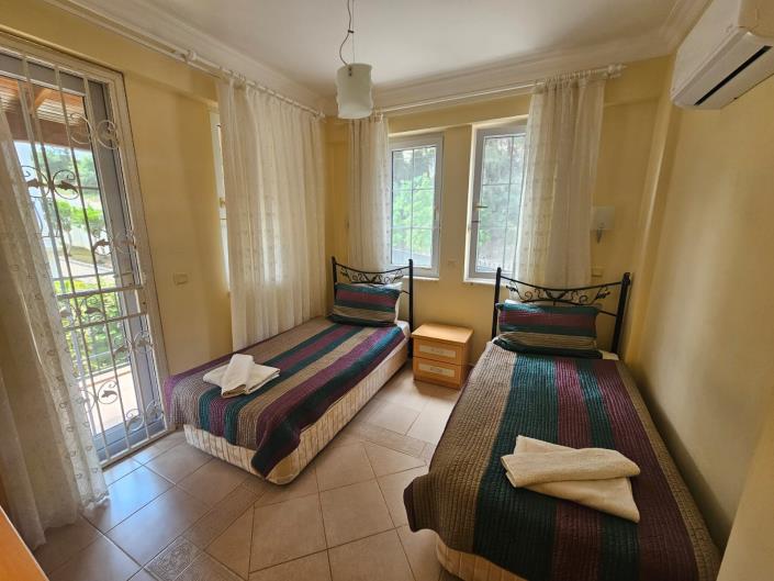 Image No.18-4 Bed Villa / Detached for sale