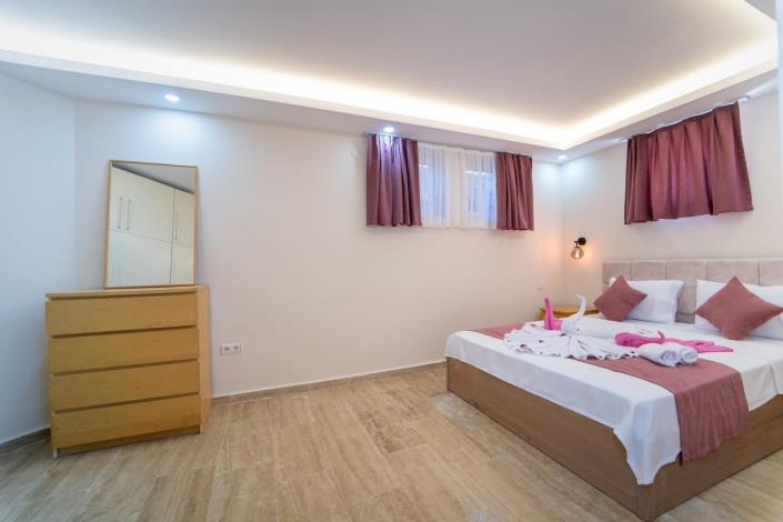 Image No.14-3 Bed Apartment for sale