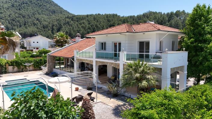 Image No.47-4 Bed Villa / Detached for sale