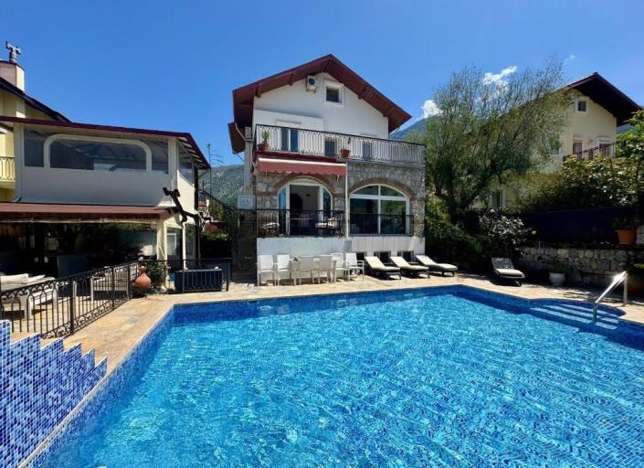 Image No.1-4 Bed Villa for sale