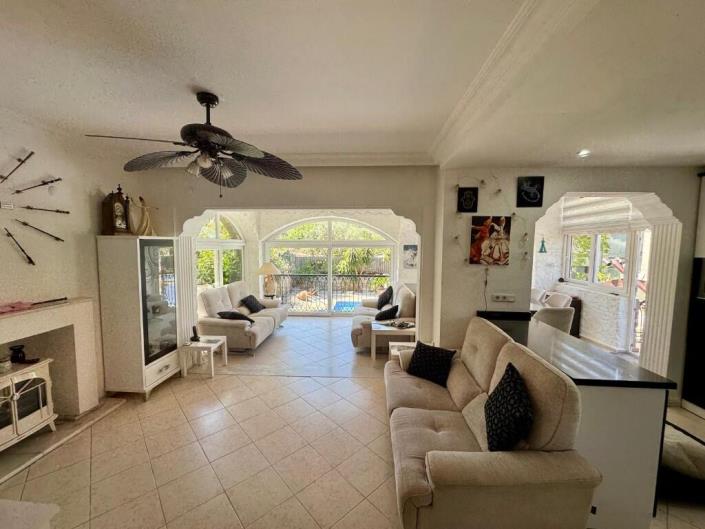 Image No.4-Villa de 4 chambres à vendre à Ovacik