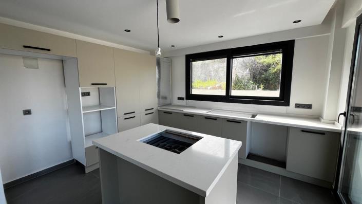 Image No.2-4 Bed Villa for sale