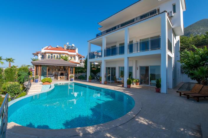 Image No.2-4 Bed Villa for sale