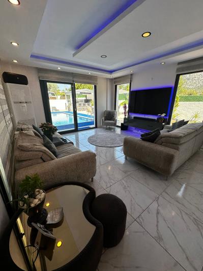 Image No.10-4 Bed Villa / Detached for sale